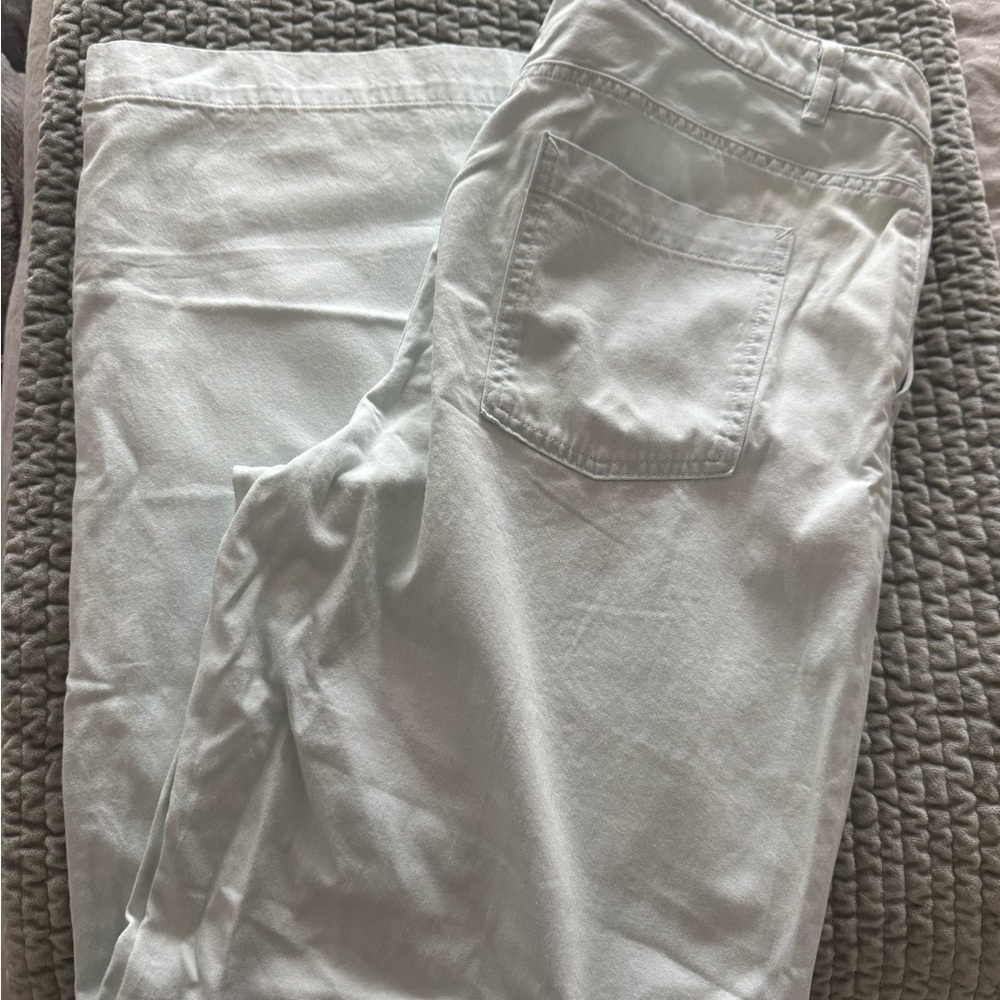 NWT - Never Worn Vince women’s wife leg trouser pants